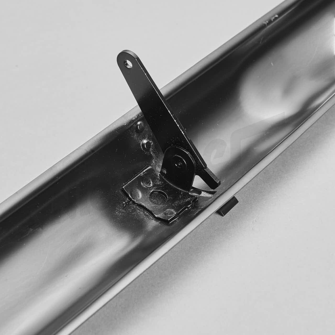 D 83 207 - Temiz hava klapesi (ön duvarın üst kısmında)