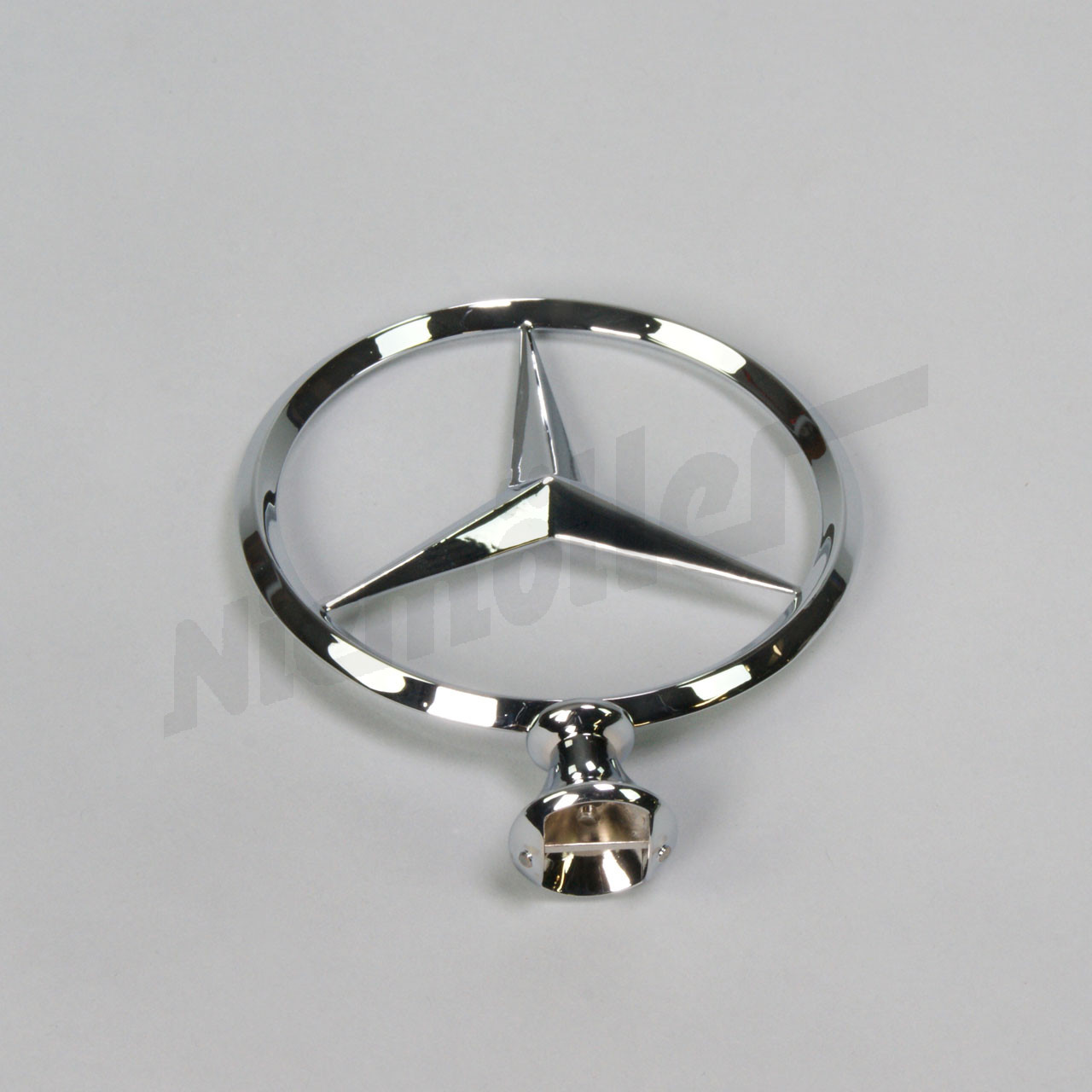 E 88 046 - Mercedes ster 90mm