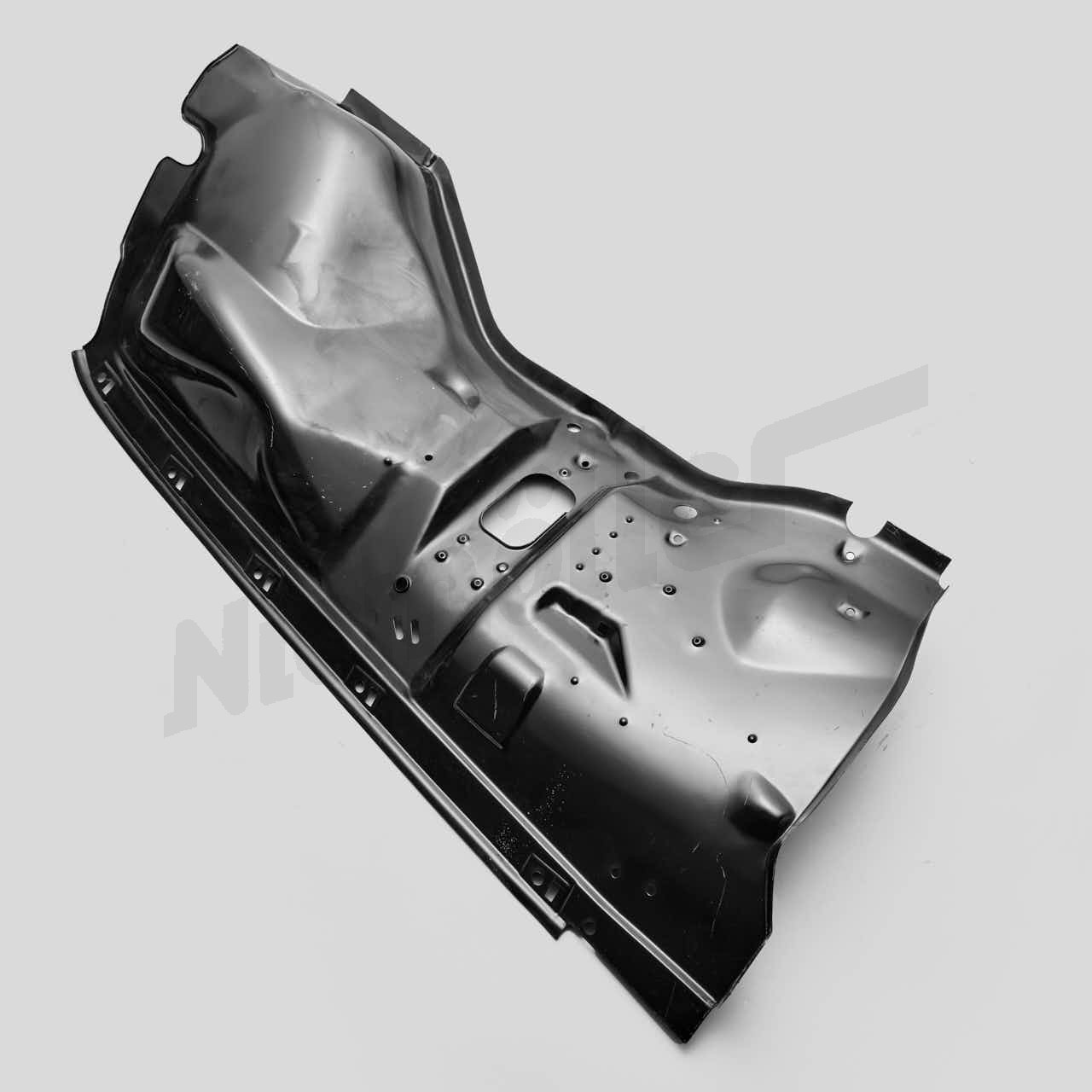 F 62 018 - Wielmontage vooraan rechts