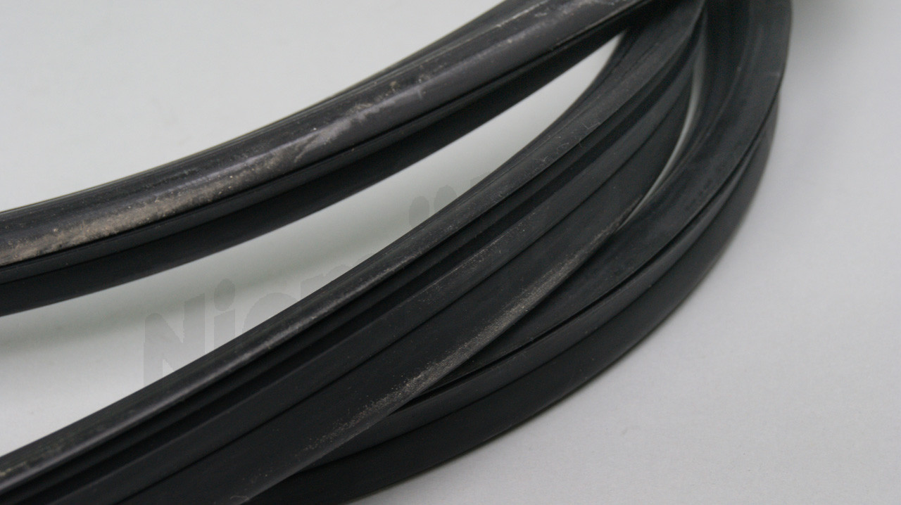 F 67 003 - Marco de goma parabrisas berlina 114/115 calidad OE