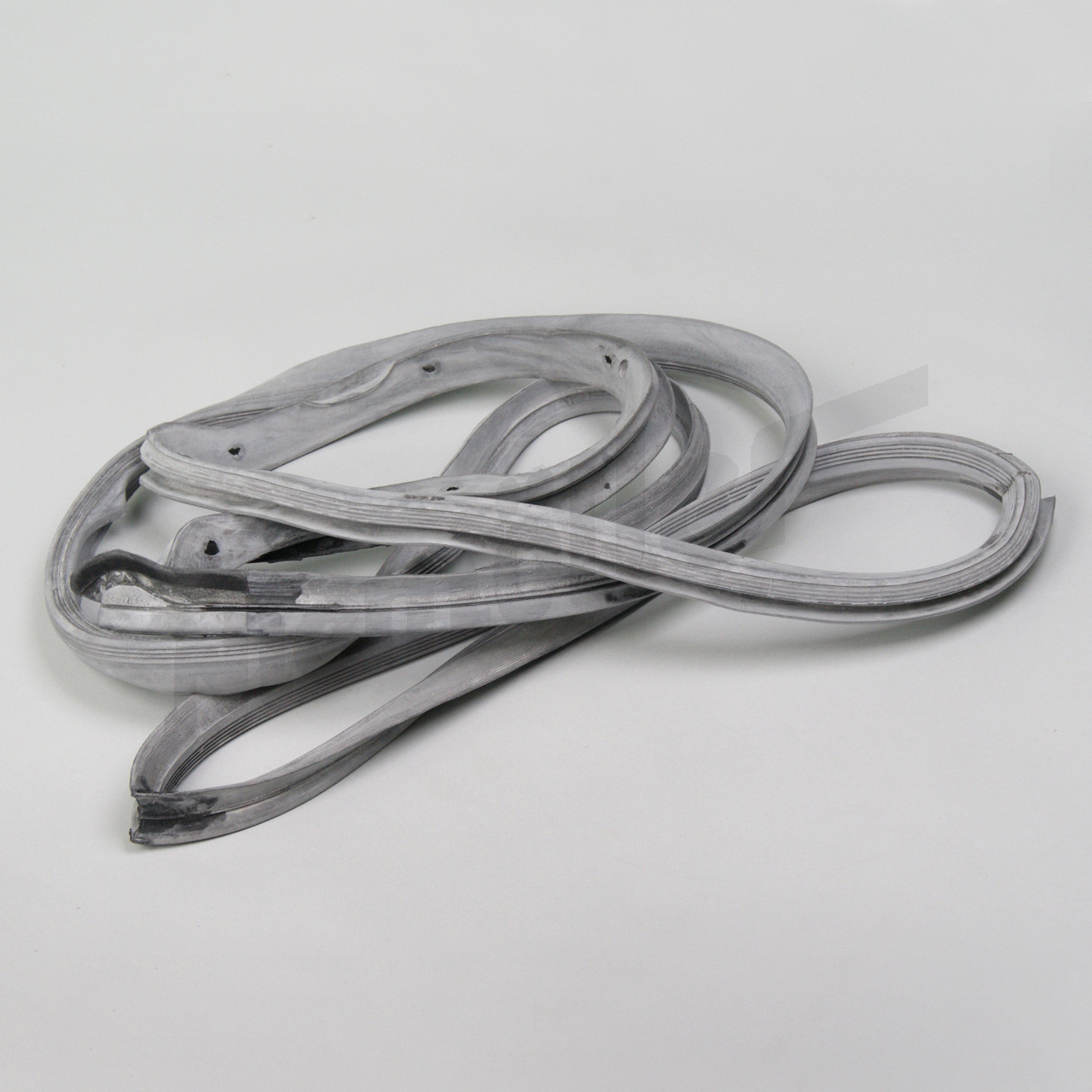 F 72 142 - door seal front RHS