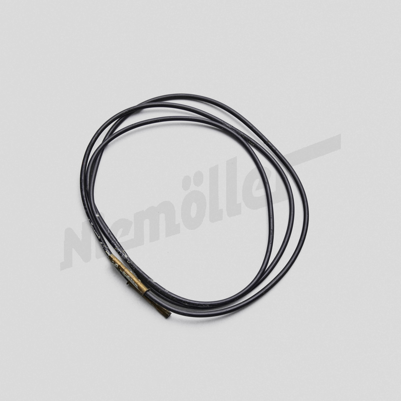 F 82 010 - Câble devant le témoin du tachymètre vers l'appareil de commande