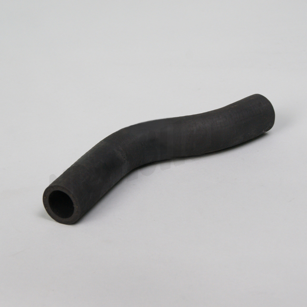 F 83 156 - Wąż między skrzynią grzewczą a przewodem powrotnym