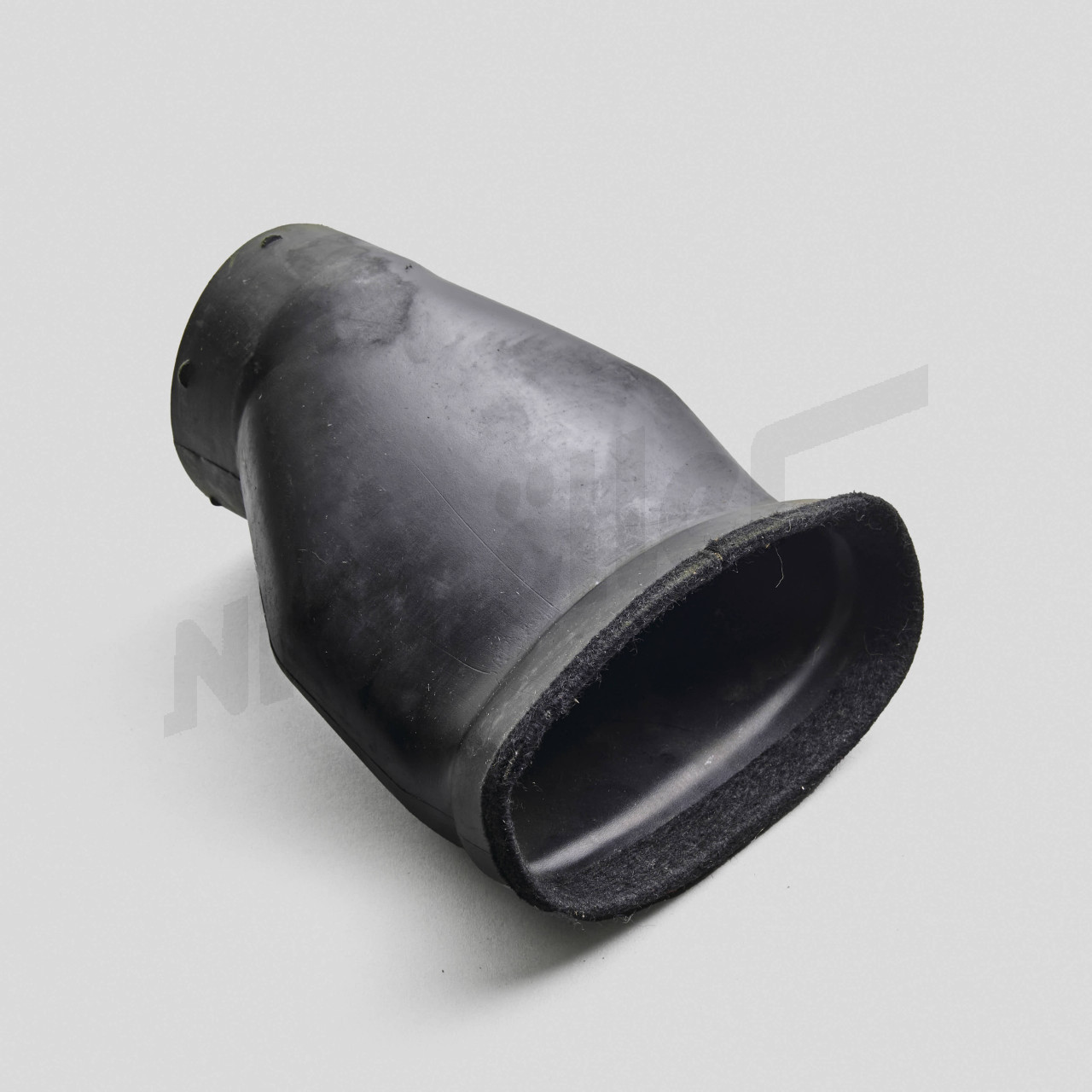 F 83 393 - Dysza z lewej strony