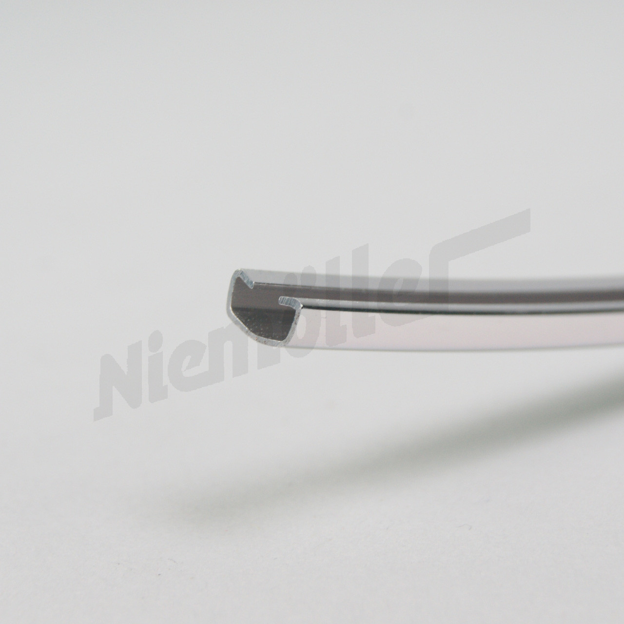 F 88 134 - Zierstab längs für Kühlerschutzgitter