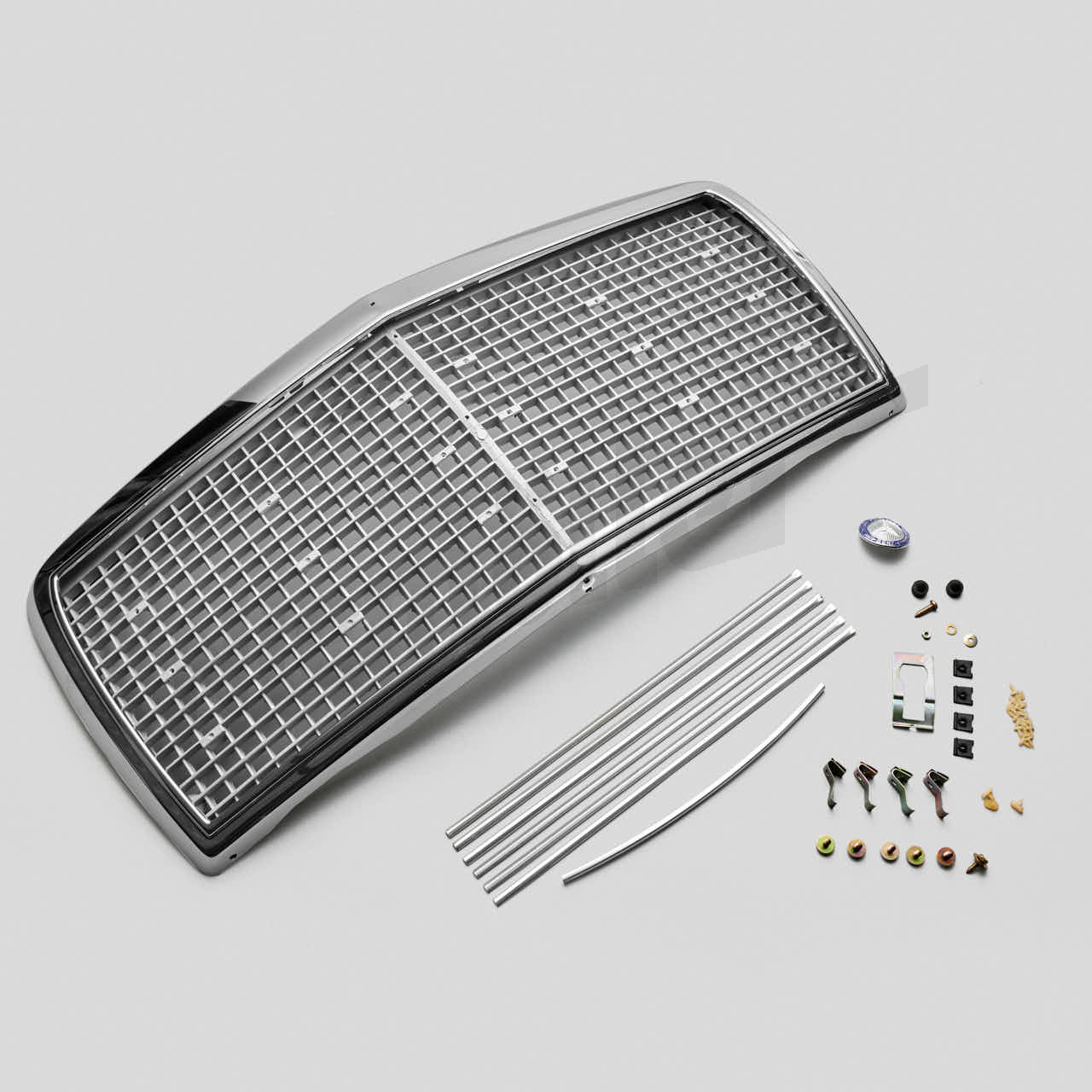 F 88 359 - front grill shell complete without star