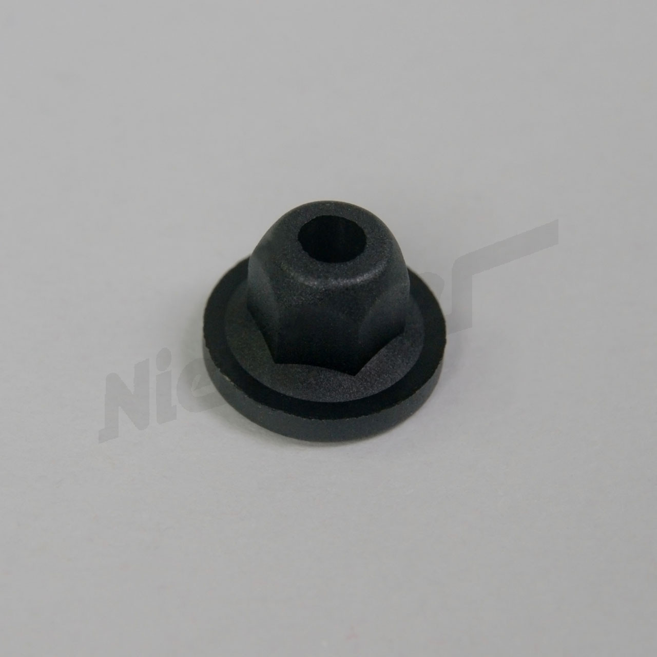 G 69 153 - Somun, sürücü kapısının altındaki trim çubuğu