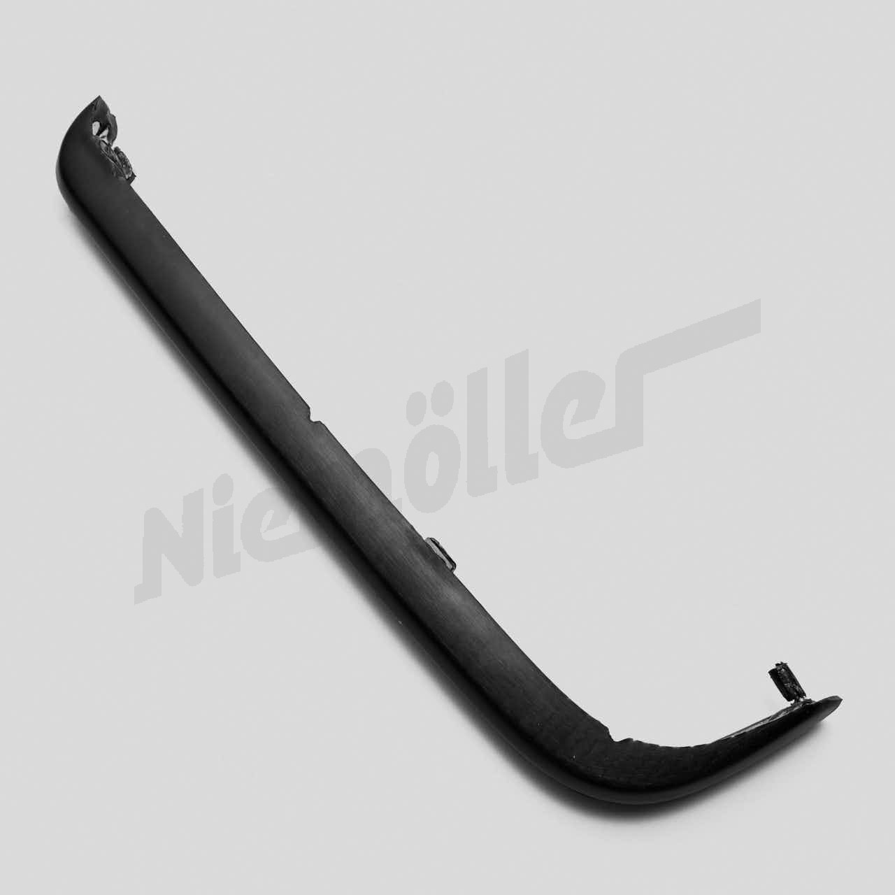 G 69 168 - Strip links onder achterlicht