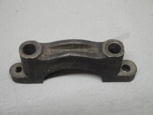 C 01 216 - Crankshaft bearing cap