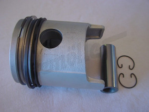 C 03 186c - Piston with piston pin and ring D:81,50mm