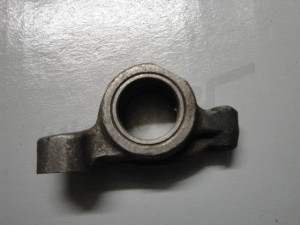 C 05 105 - Rocker arm for 2nd and 4th exhaust cylinder