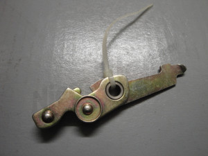 C 09 011 - Pump drive lever