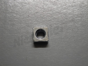 C 09 113 - Square nut M 8 DIN 557