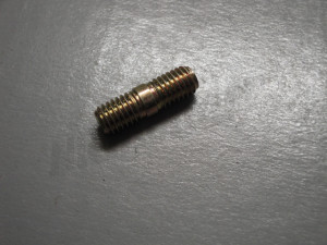 C 14 029 - Stud bolt for air filter mounting