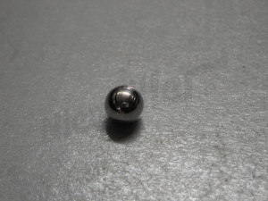 C 26 157 - Steel ball in shift fork for 1st - 4th gear