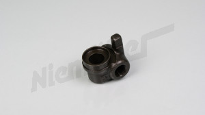 C 33 024 - steering nuckle support / lower