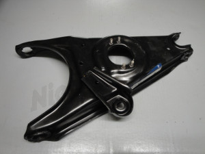 C 33 070 - control arm, lower, RHS