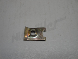 C 47 063 - Plug-in clip nut for power through filter