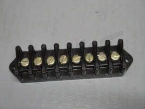C 54 109 - junction block 8 pins