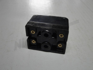 C 54 370 - fuse box - 2 fuses
