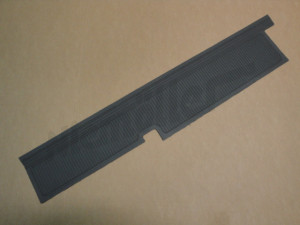 C 68 001b - rubber mat, door sill right