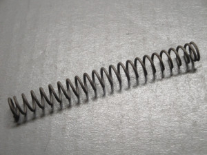 C 68 064 - Druckfeder für Handschuhkastendeckel