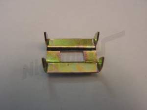 C 69 001 - clip, door panel, lower