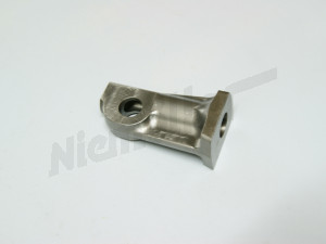 D 05 319 - rocker arm bracket