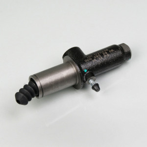 D 25 236a - Master cylinder / Repro.
