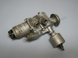 D 25 329 - control valve