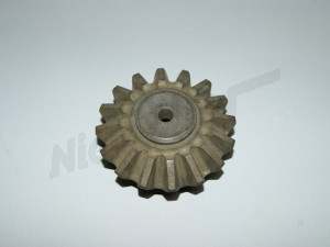 D 35 146 - Rear axle shaft wheel right, 16 teeth