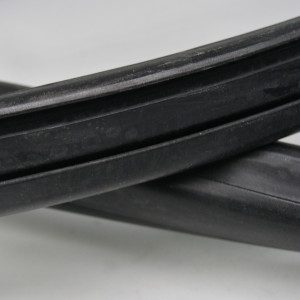 D 67 336 - Rubber frame, rear windshield W108,109