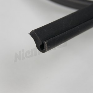 D 68 573 - rubber moulding, between mouldings and embellishers, below doors - sold per meter