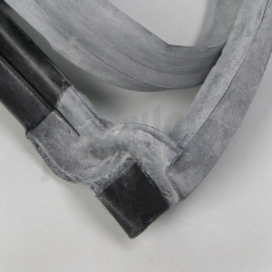 D 72 479 - door seal LHS - 113