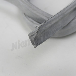 D 72 937 - front seal, b-pillar, RHS