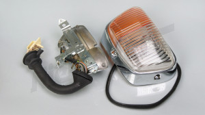 D 82 443 - Fog light with indicator and parking light right side