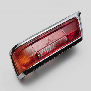 D 82 532 - tail light assembly LHS - early type amber indicator