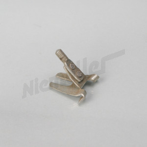 D 82 642 - fastening lug