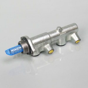 F 42 114 - Master cylinder