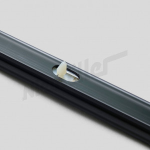 F 69 141 - Zierstab links an Hinterkotflügel