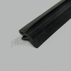 G 73 057 - lower side window sealing rail / inside