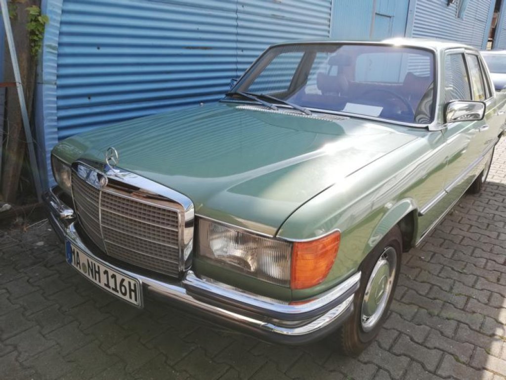 Ein Mercedes 280 S W116, Vorderansicht