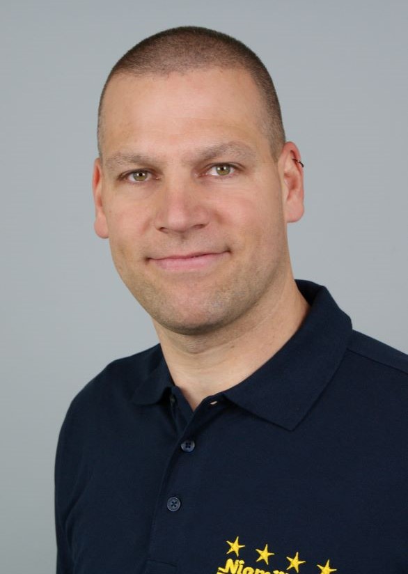 B. Pett - Niemöller venta de recambios de coches clásicos